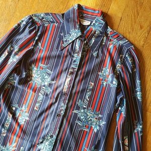 1970s Dagger Point Collar Button Down Blouse